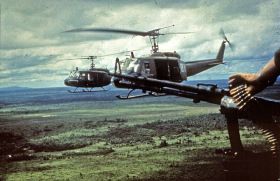 Helikopter-háborúk: Vietnámi tűzharc 1. évad (2009) online sorozat